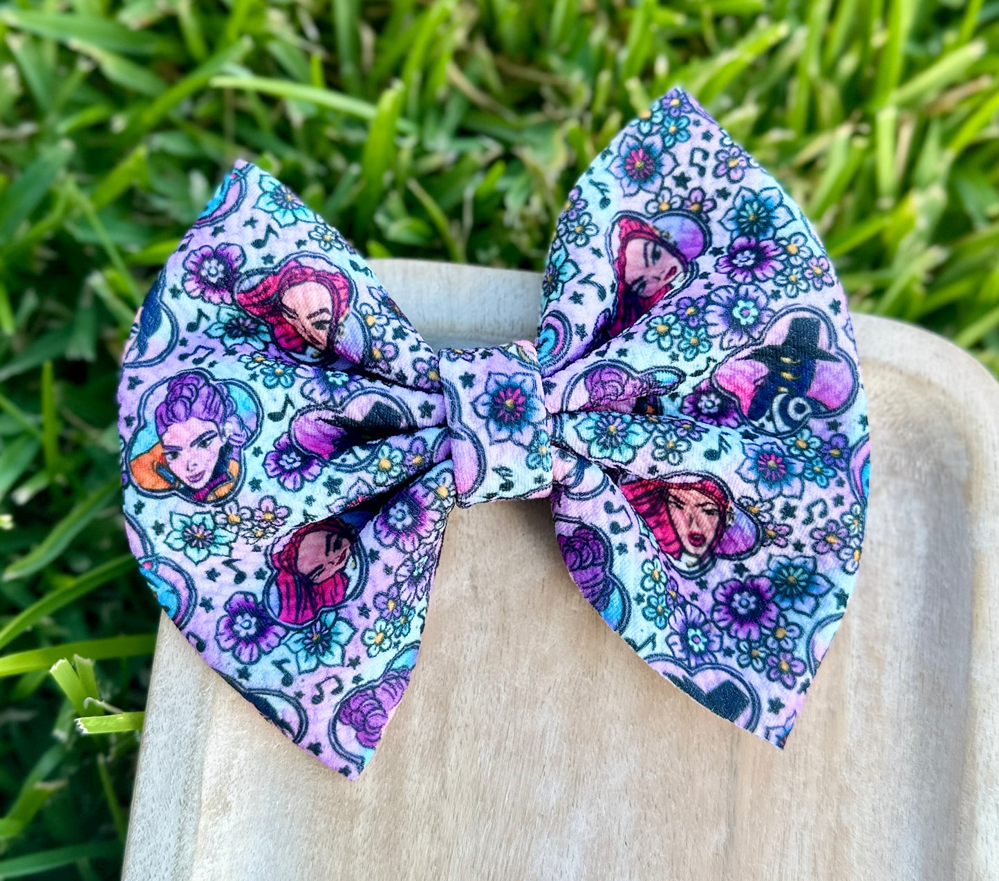 DH KPOP BOW OR SCRUNCHIE