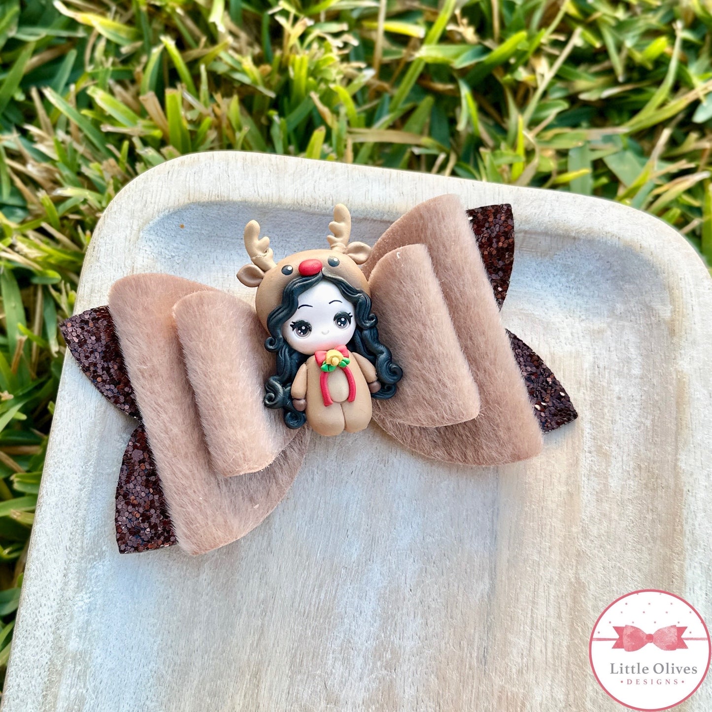 REINDEER SUIT CLAY BOW