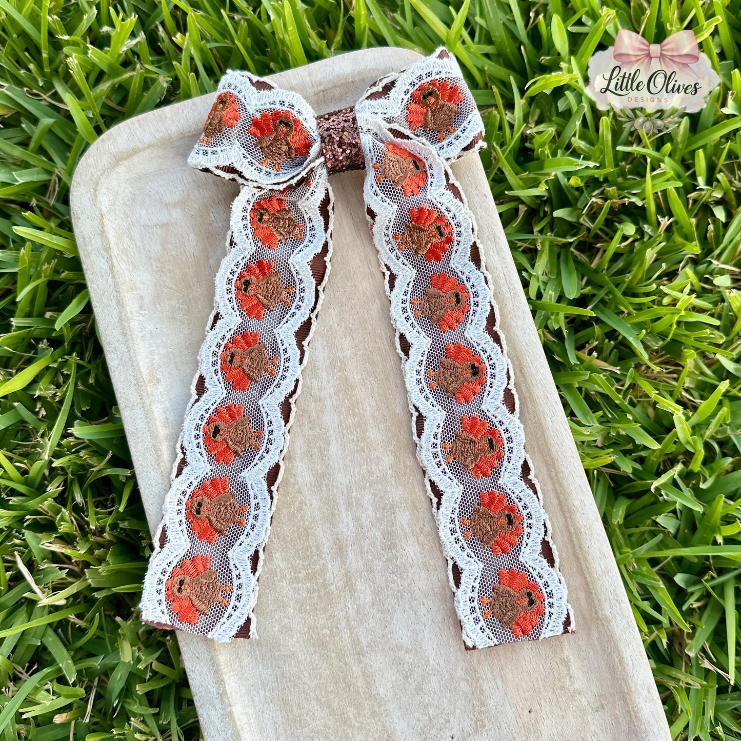 TURKEY LACE & RIBBON BOW