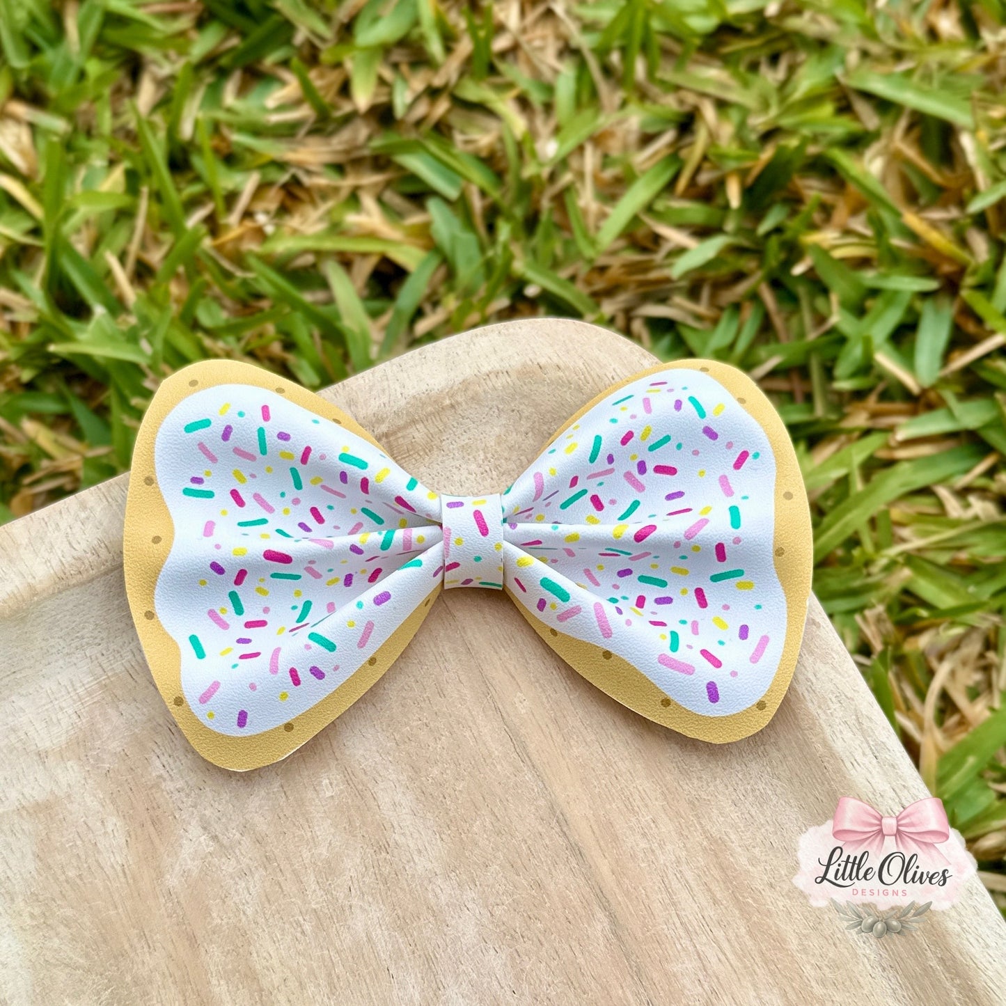 PASTRY PINCH BOW