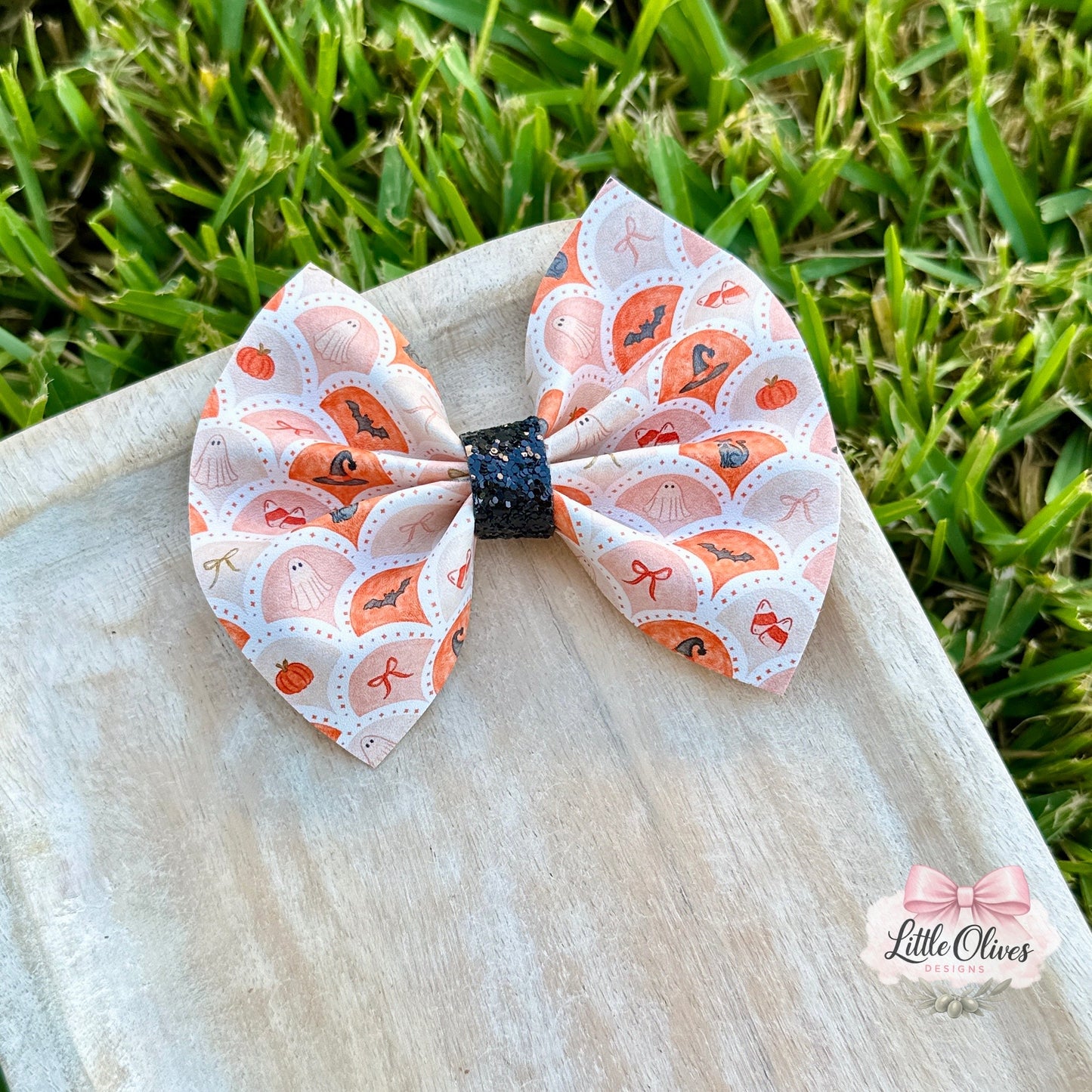 COZY HALLOWEEN SCALLOPS PINCH BOW