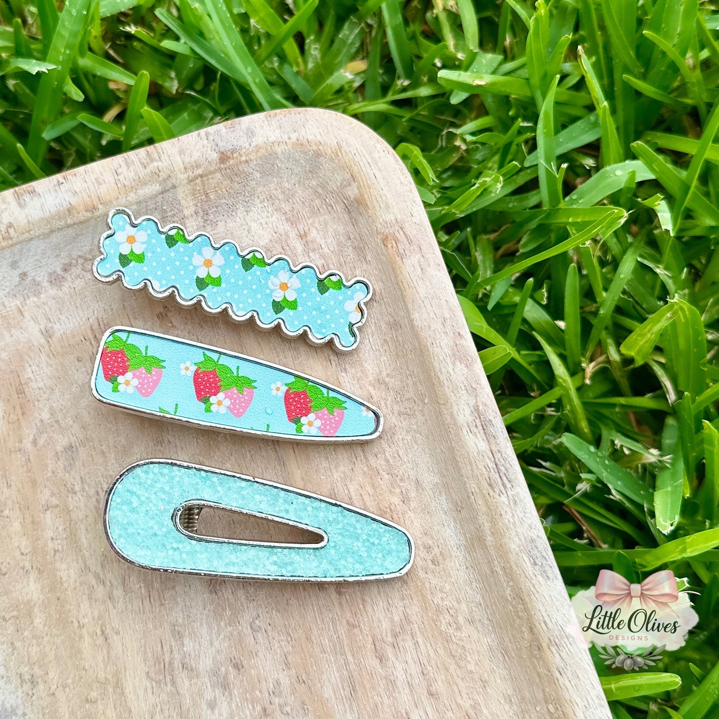 STAWBERRY FLOWERS METAL CLIP