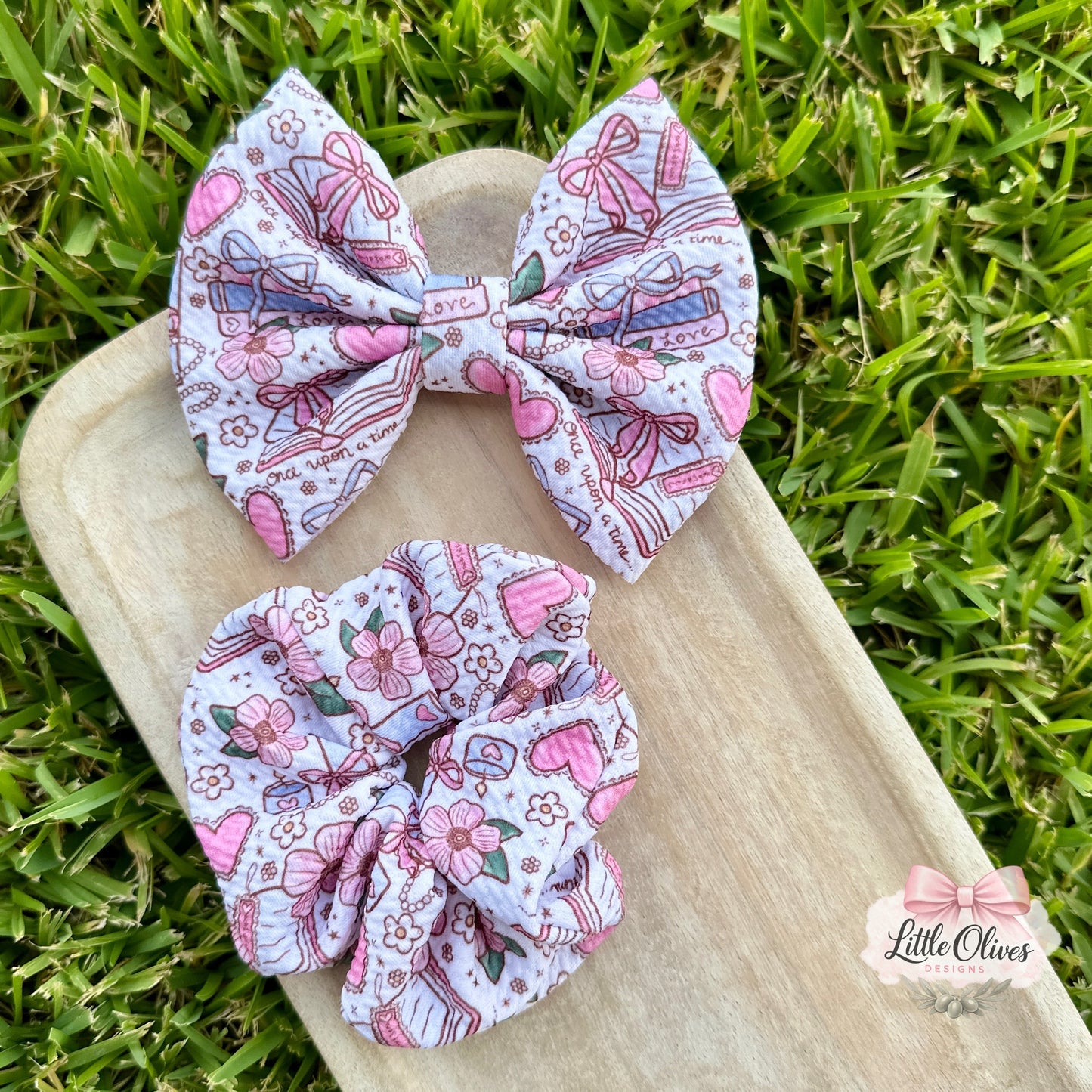 BOOKIE BOW, SCRUNCHIE OR HEADBAND