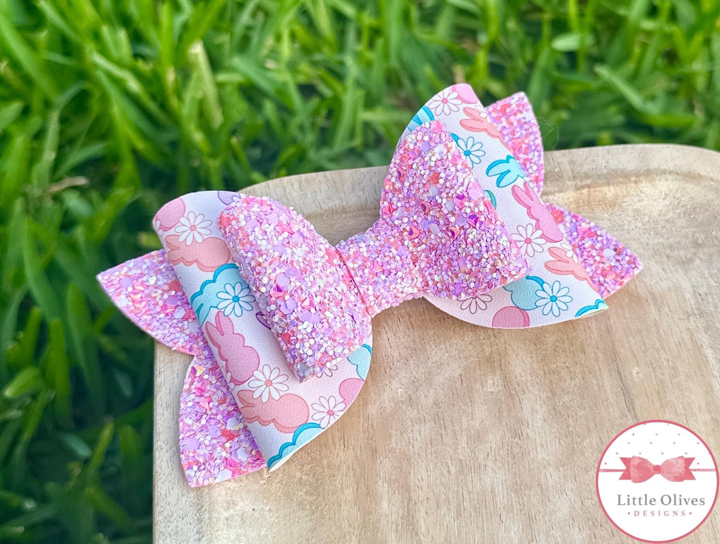 BUNNIES & DAISIES BOW