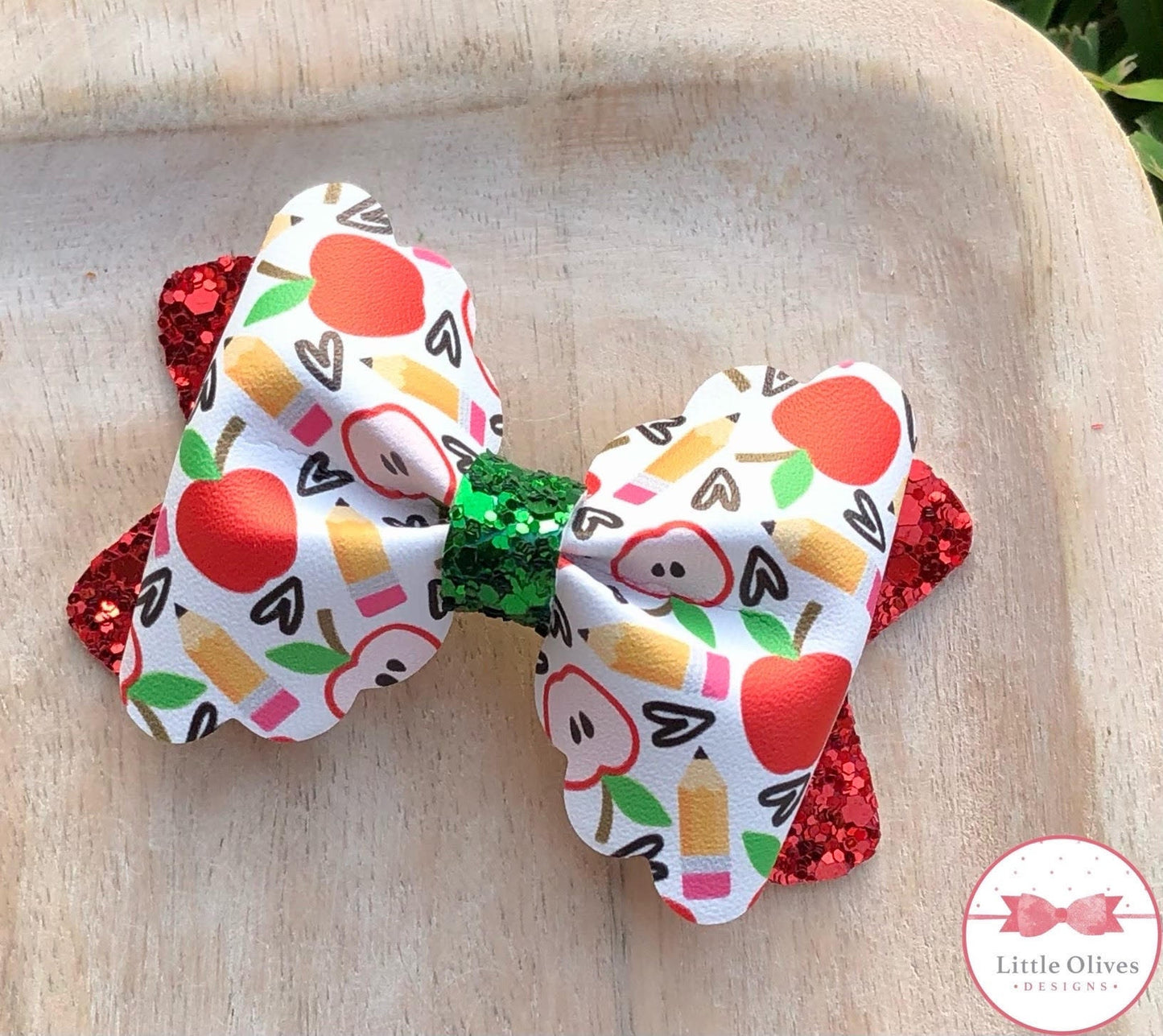 Apples and pencils Maria bow - white