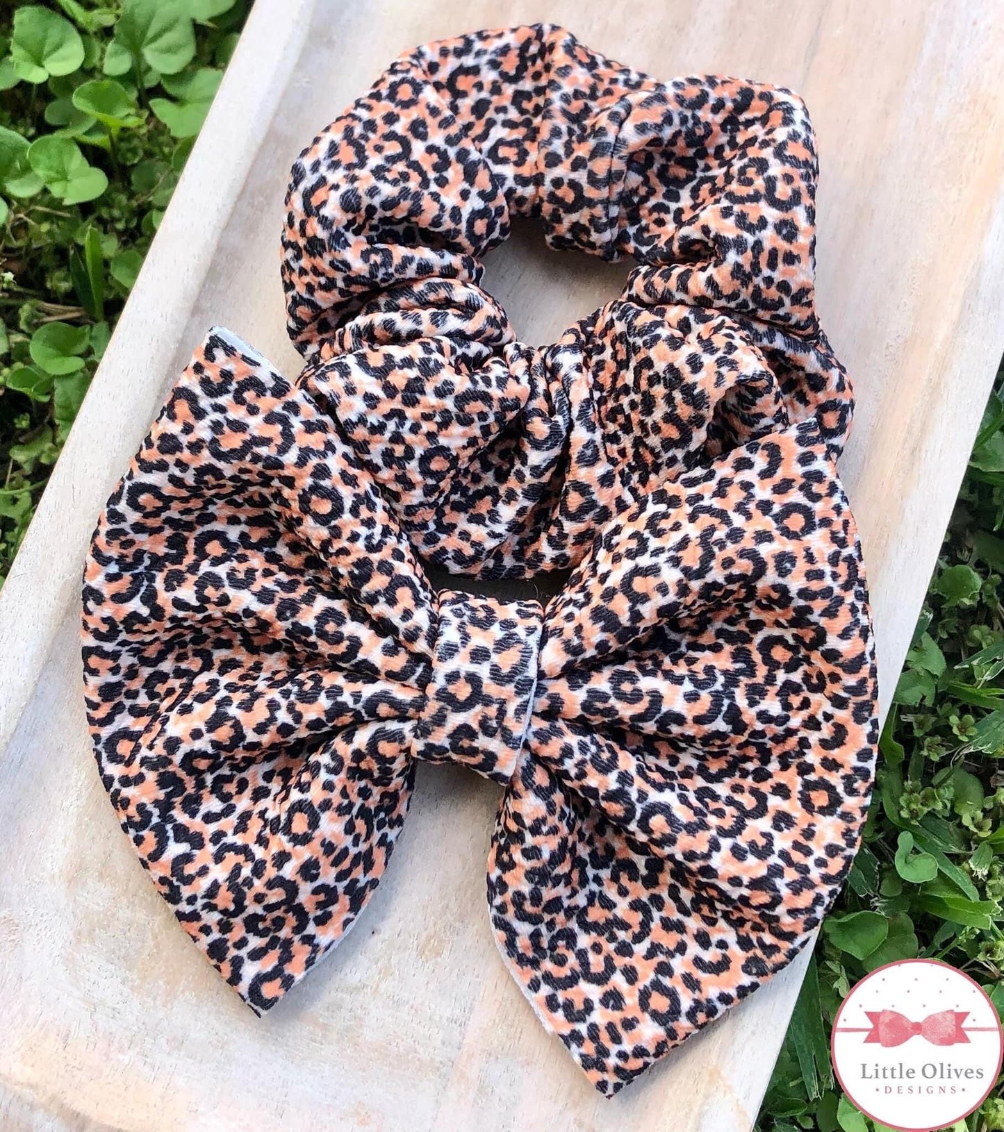 Classic leopard fabric bow or scrunchie