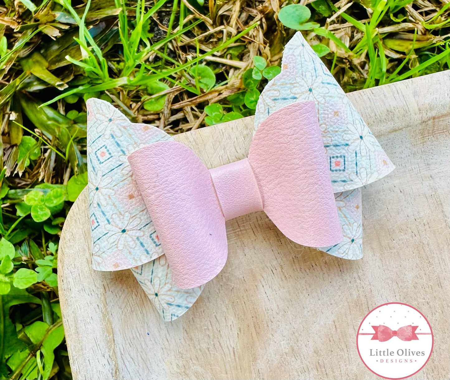 Daisy Tile Abby bow