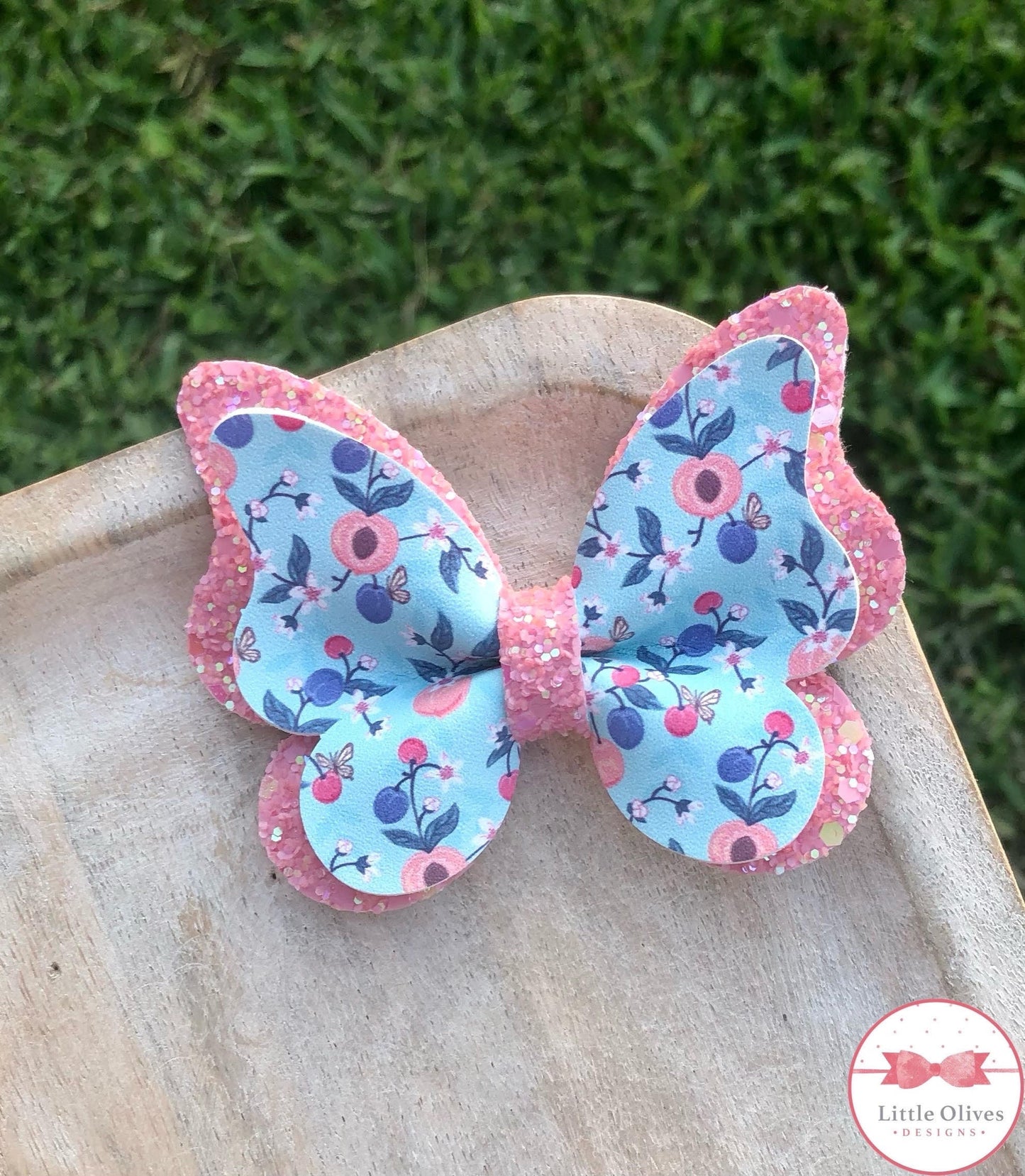 Peaches butterfly bow
