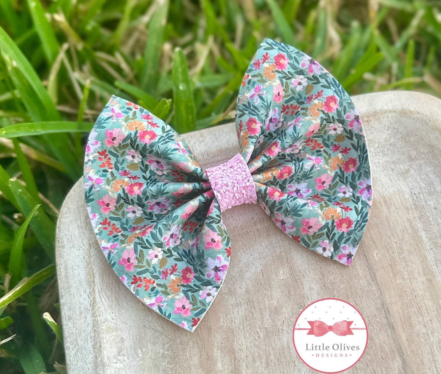 WATERCOLOR FLORAL PINCH BOW