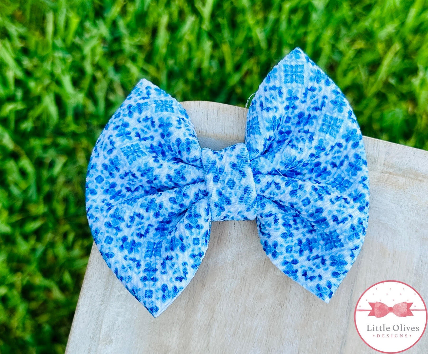 LIGHT BLUE TILE BOW OR SCRUNCHIE