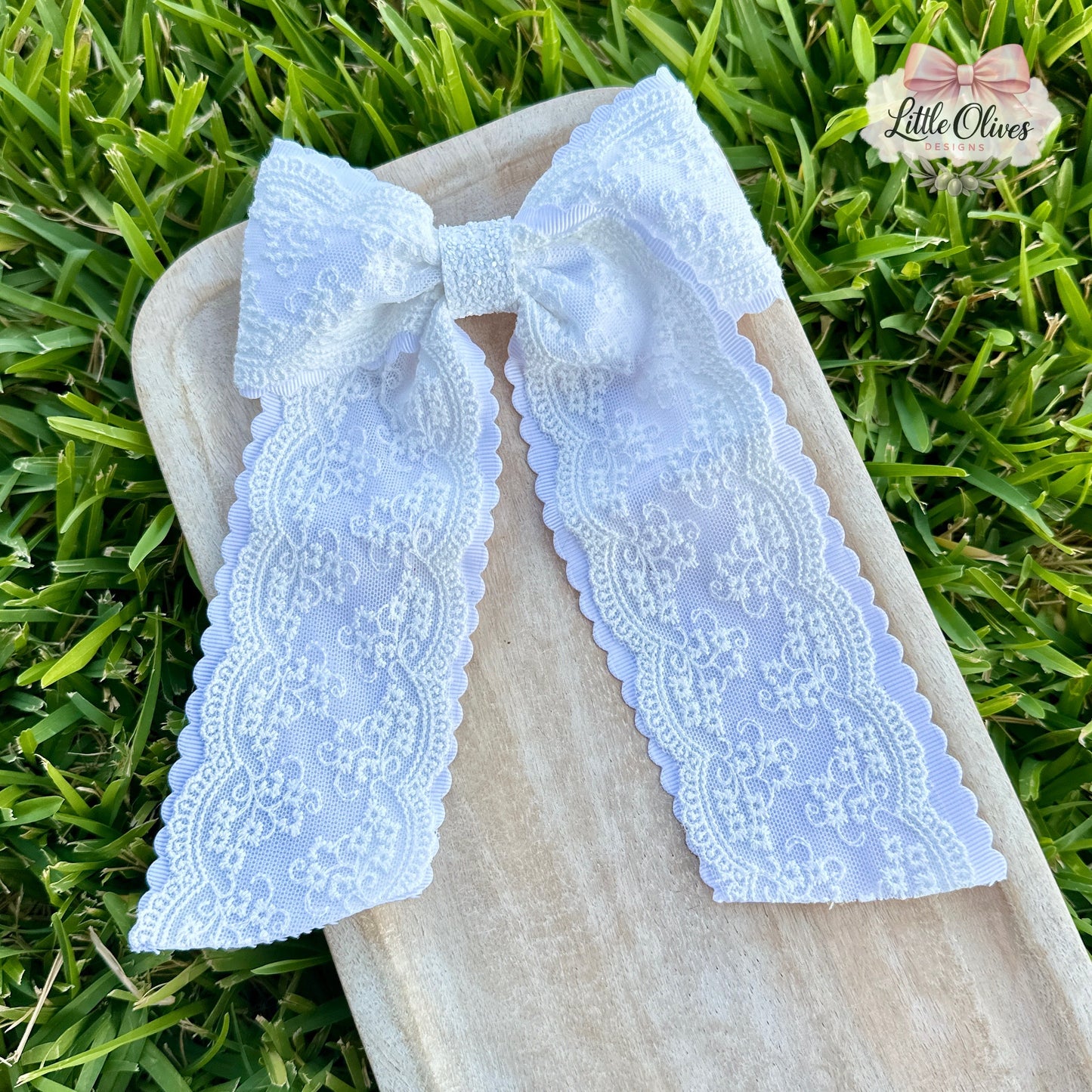WHITE LACE & RIBBON BOW