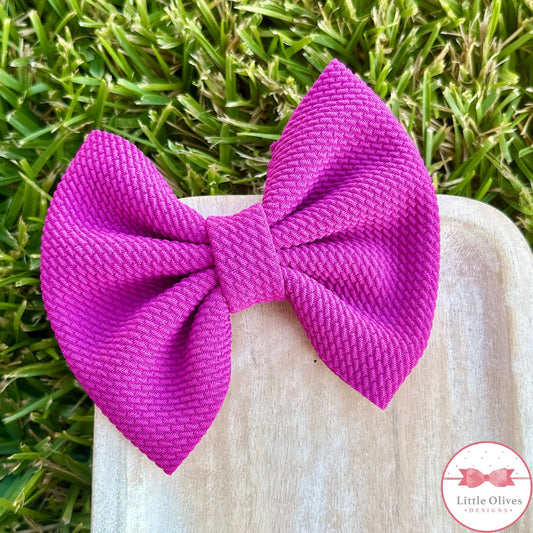 MAGENTA BOW OR SCRUNCHIE