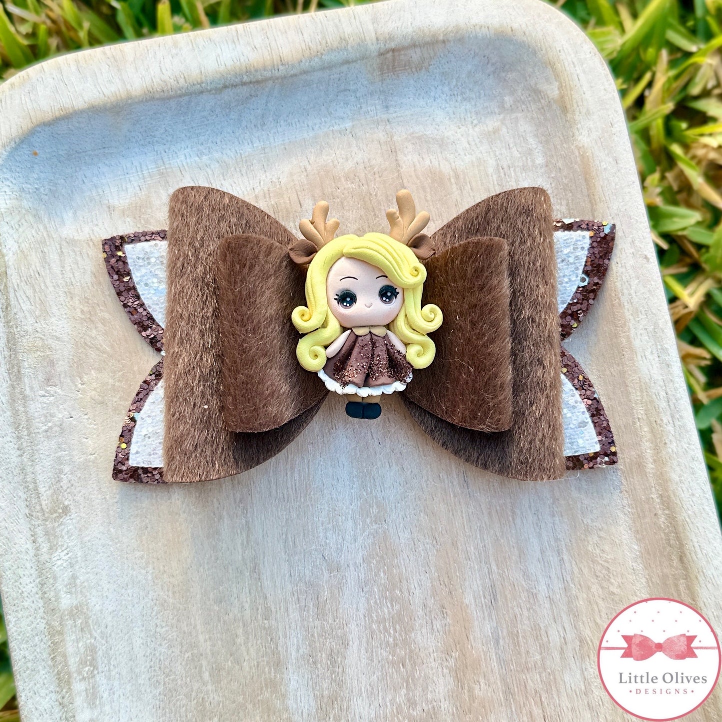 BLONDE REINDEER GIRL CLAY BOW