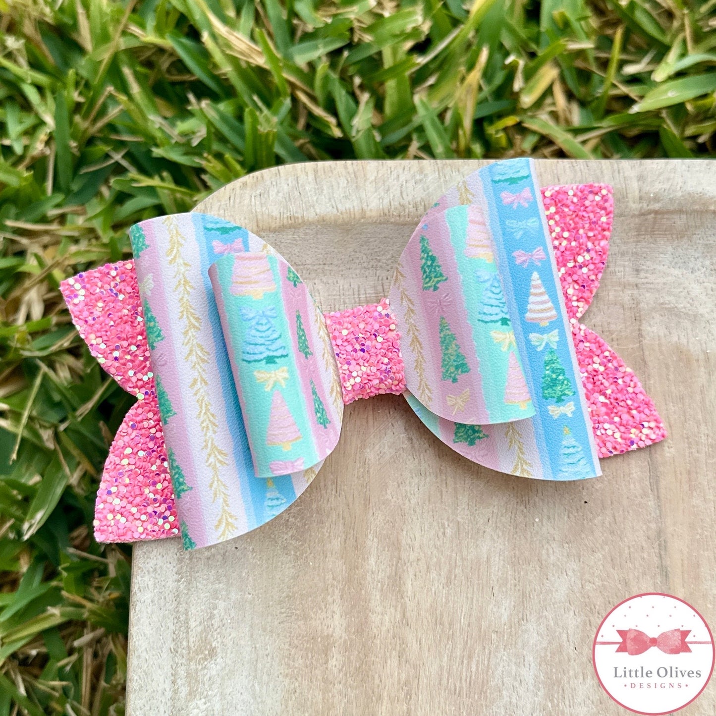 PASTEL CHRISTMAS TREE BOWS
