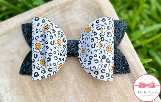 LEOPARD DAISIES BOW
