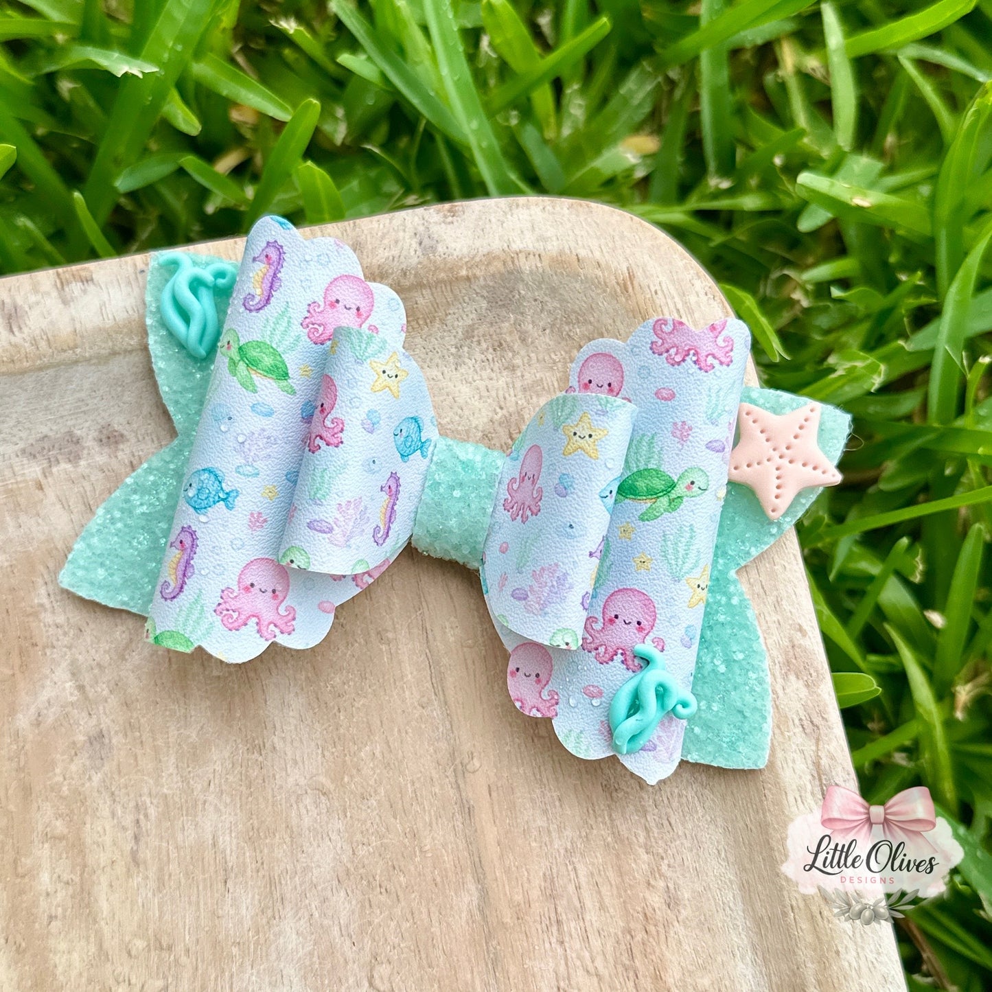 COASTAL CUTIES BOW