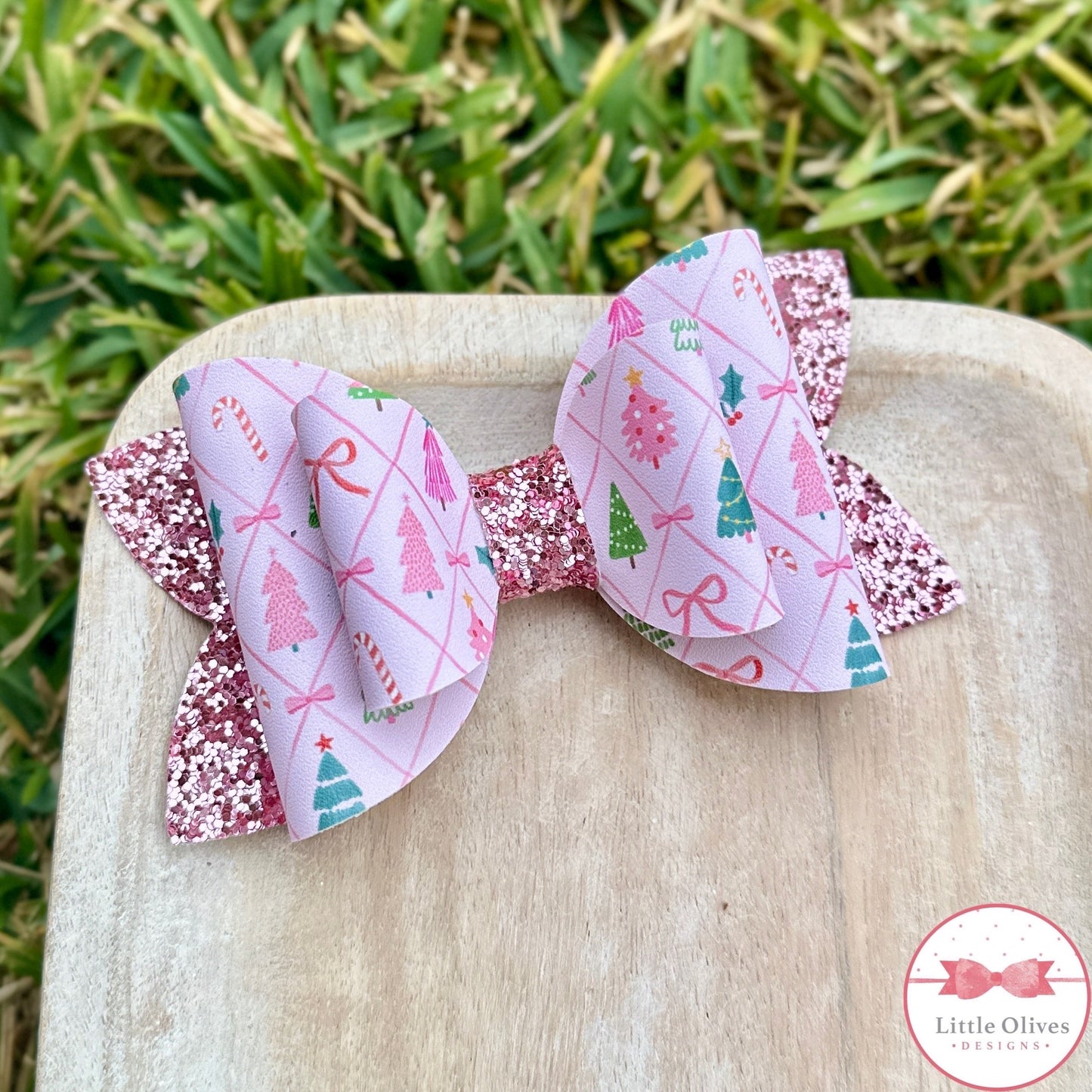 PINK CHRISTMAS TREE BOWS