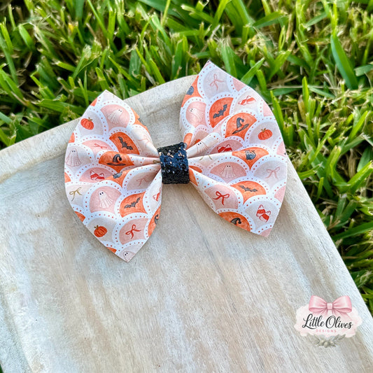 COZY HALLOWEEN SCALLOPS PINCH BOW