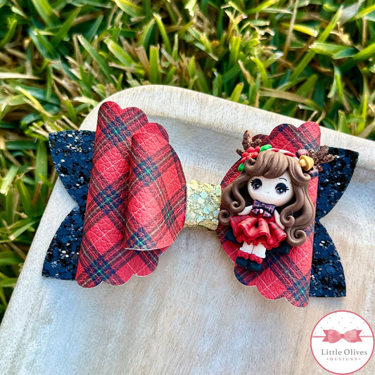 CLASSIC CHRISTMAS GIRL CLAY BOW