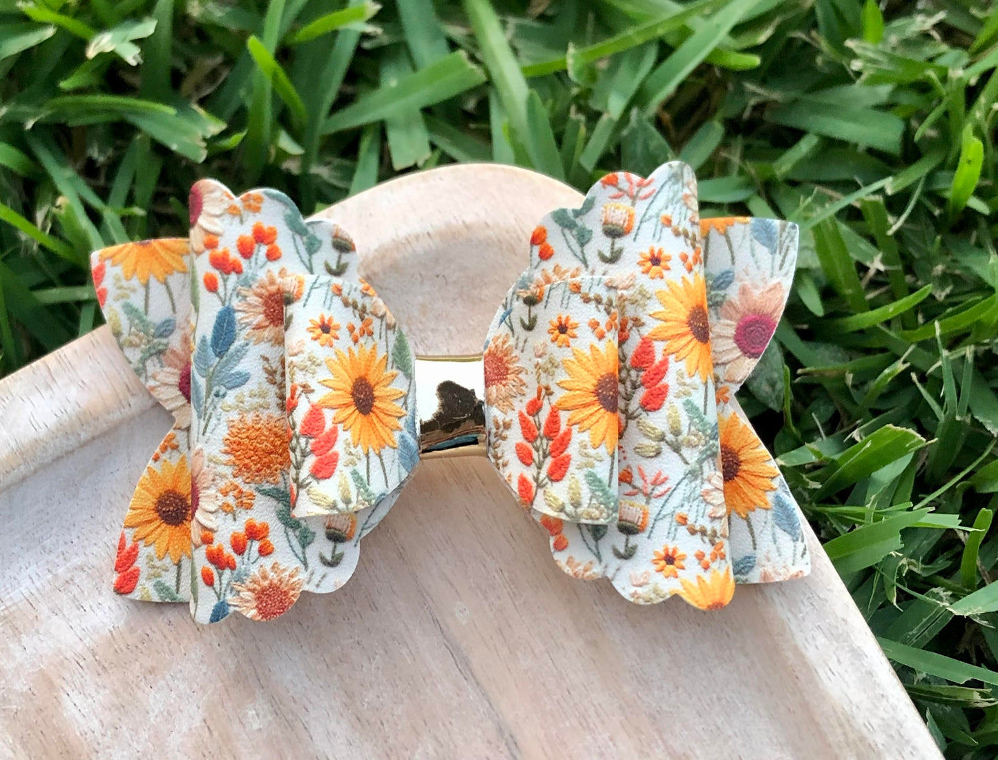 GOLDEN HOUR FLORAL EMBROIDERED LOOK BOW