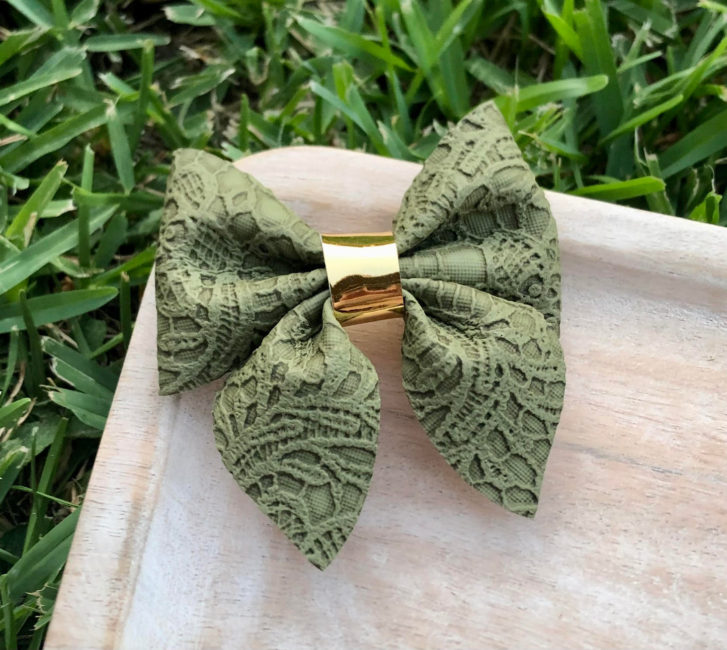 GREEN LACE SAILOR BOW