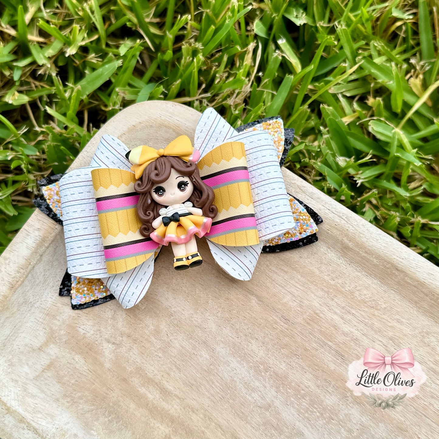 PENCIL GIRL CLAY BOW