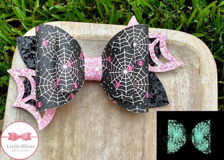 PINK SPIDERS BOW