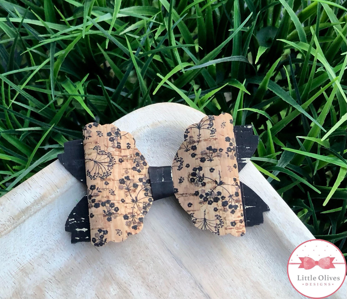 BLACK DANDELIONS CORK BOW