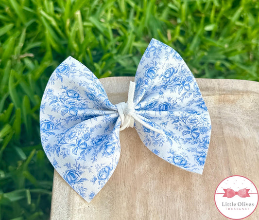 BLUE FLORAL TOILE PINCH BOW