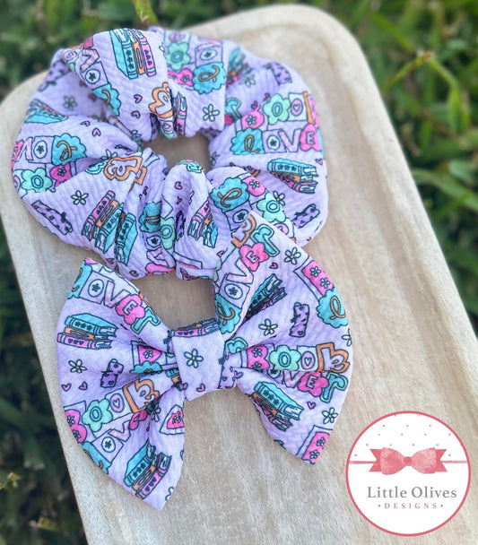 BOOK LOVER BOW OR SCRUNCHIE