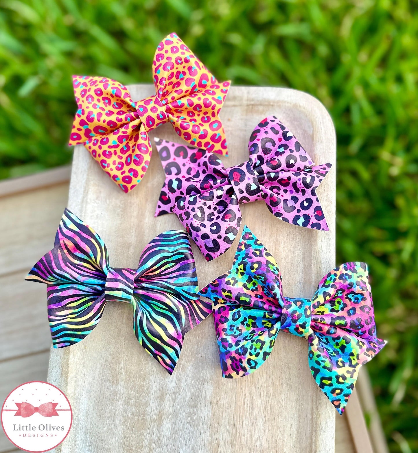 BRIGHT LEOPARD LARKIN BOWS