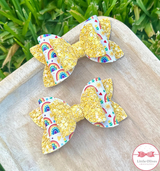 BRIGHT RAINBOWS PIGGY SET BOW