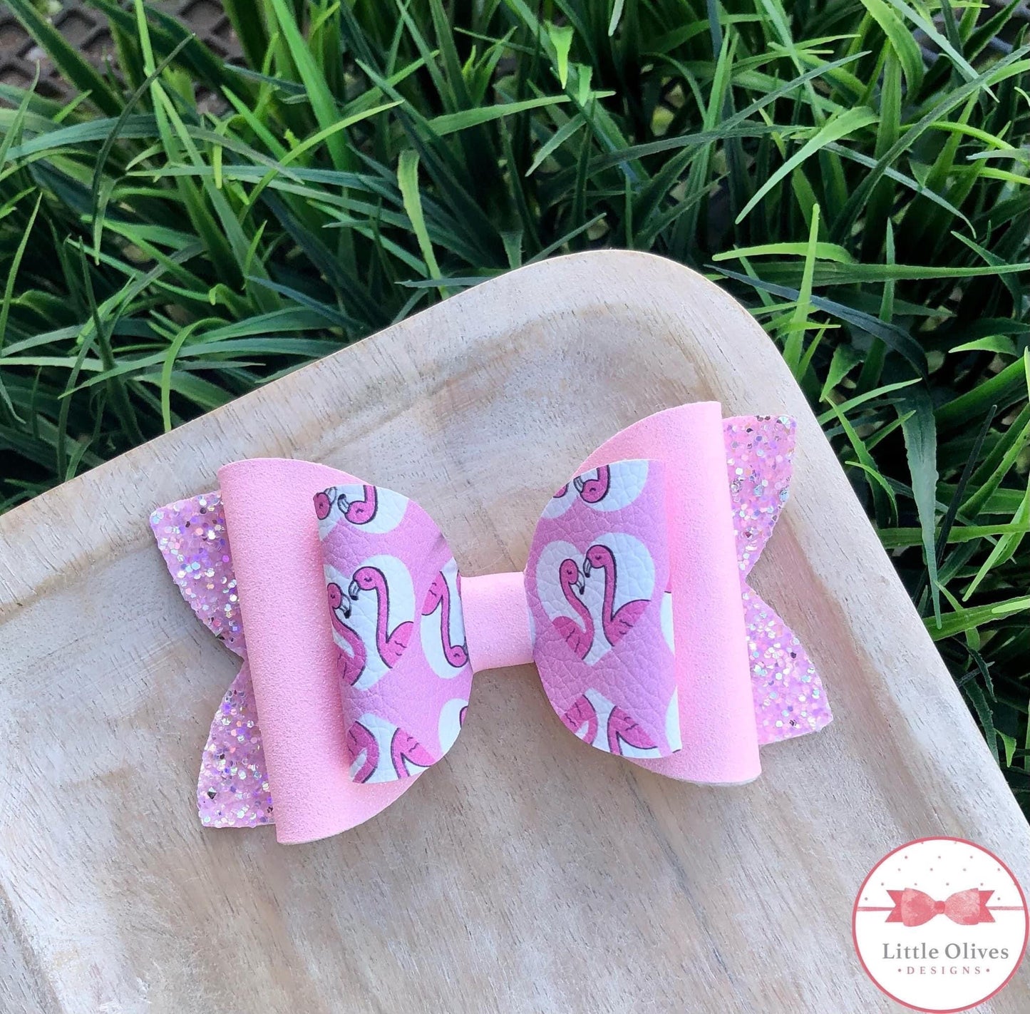 FLAMINGO LOVE BOW