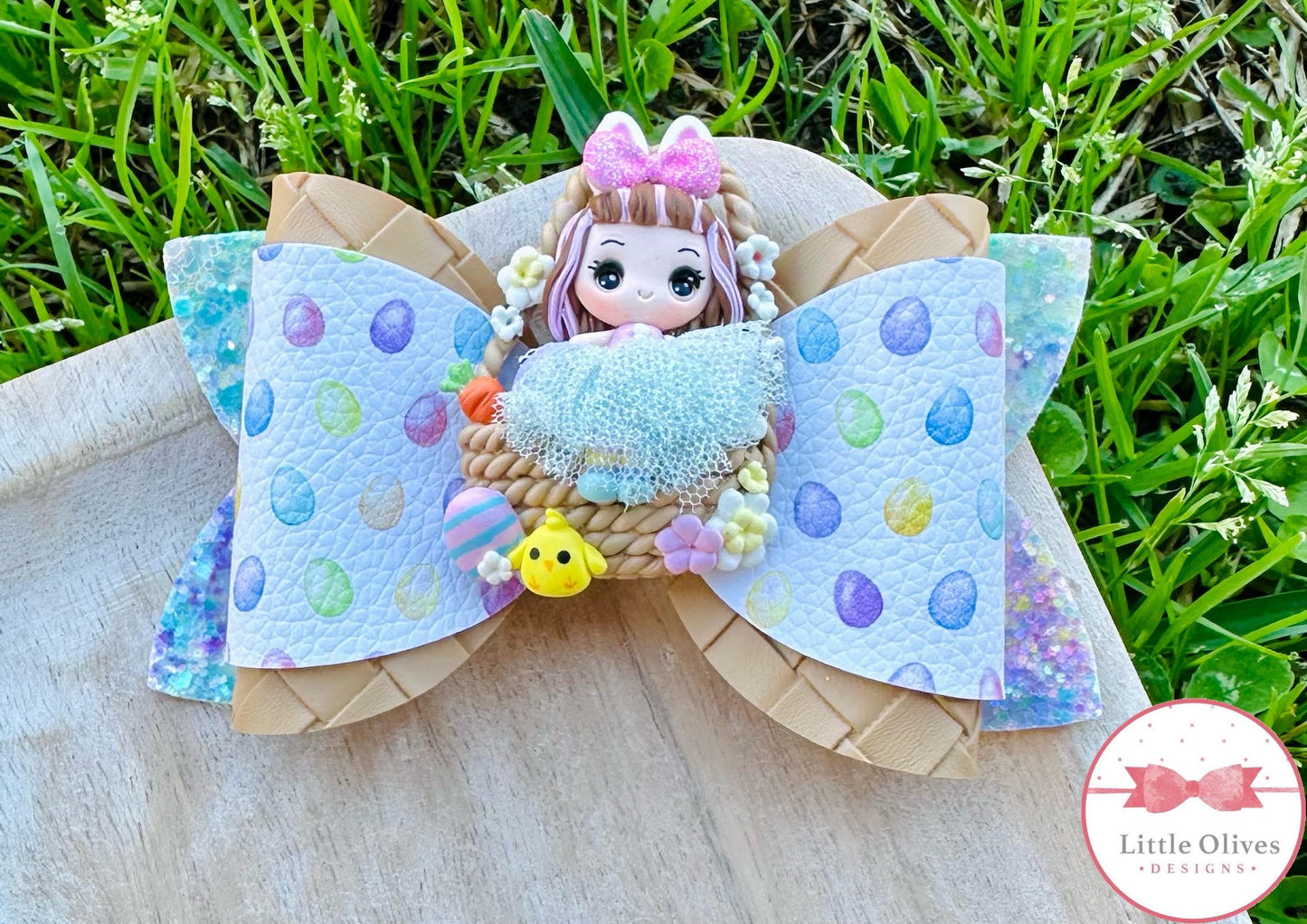 EASTER BASKET GIRL CLAY BOW