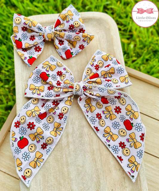 HAPPY SCHOOL DAYS LARGE SOPHIE BOW