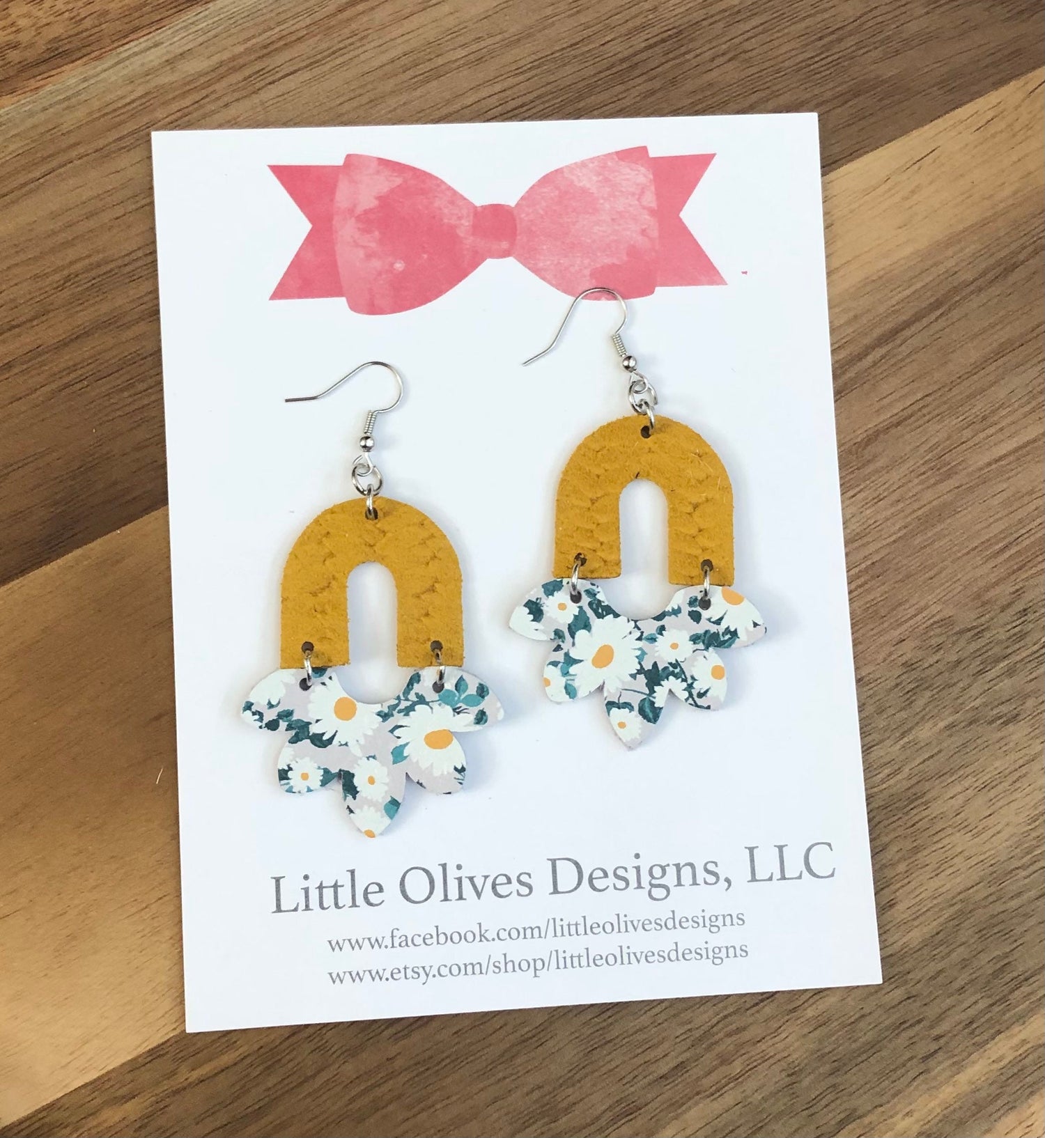 Daisy and mustard leather earrings