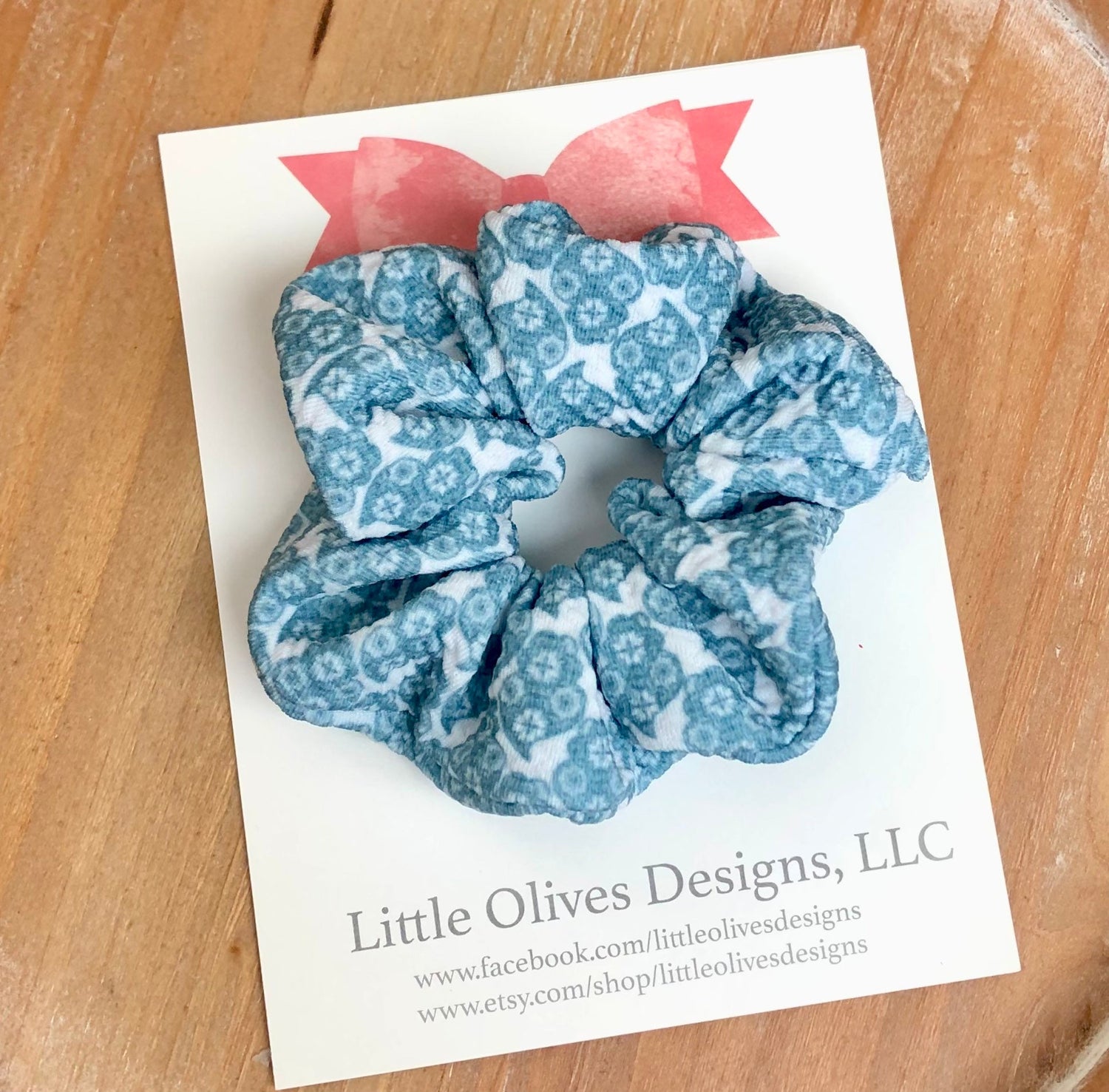 Coracao de Viana themed scrunchie - Viana heart themed scrunchie