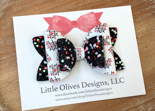 Valentines Day hairbow - tic tac hearts hairbow