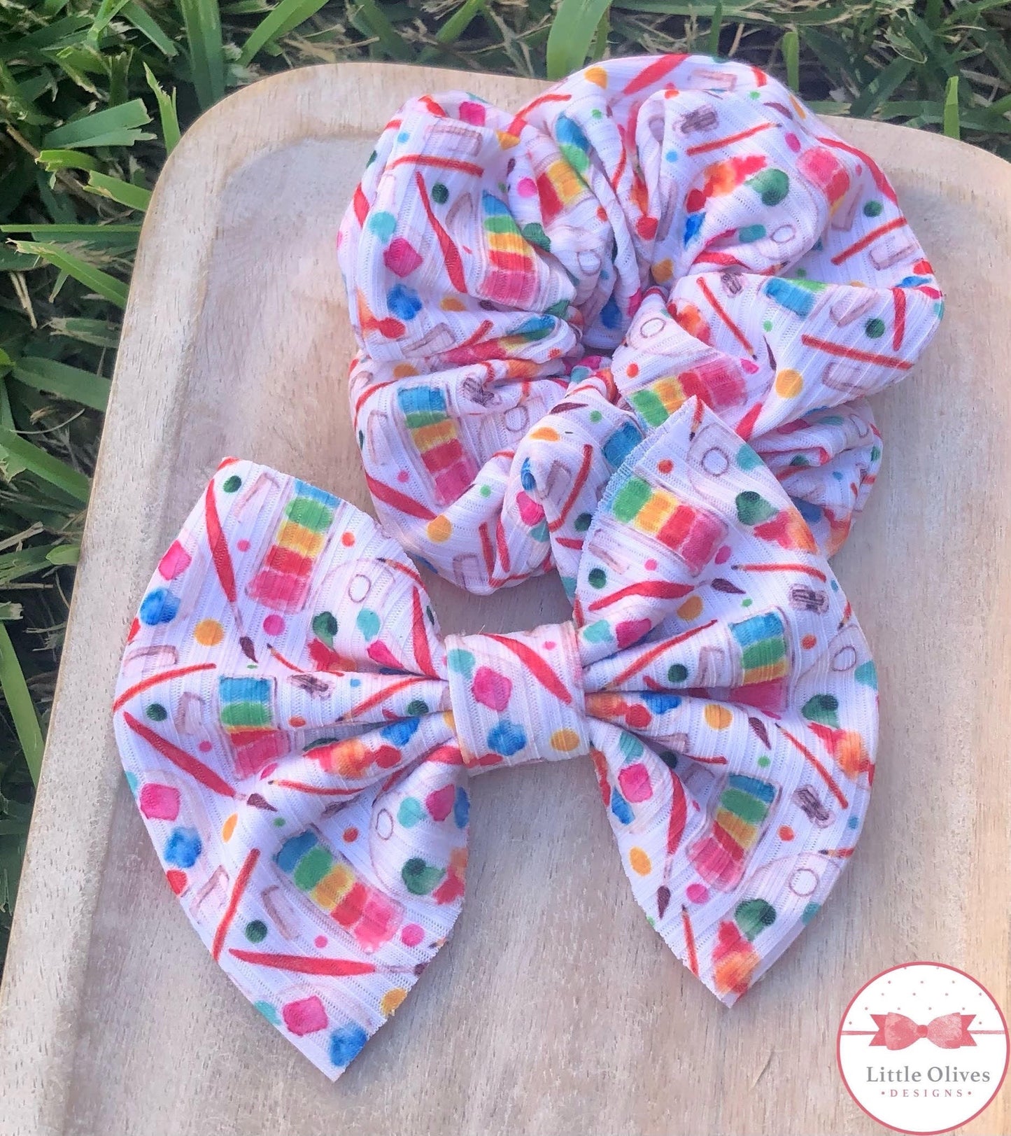 art class scrunchie or bow