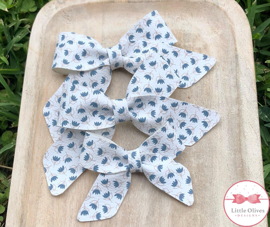 Willow floral Elliott bow - blue floral bow