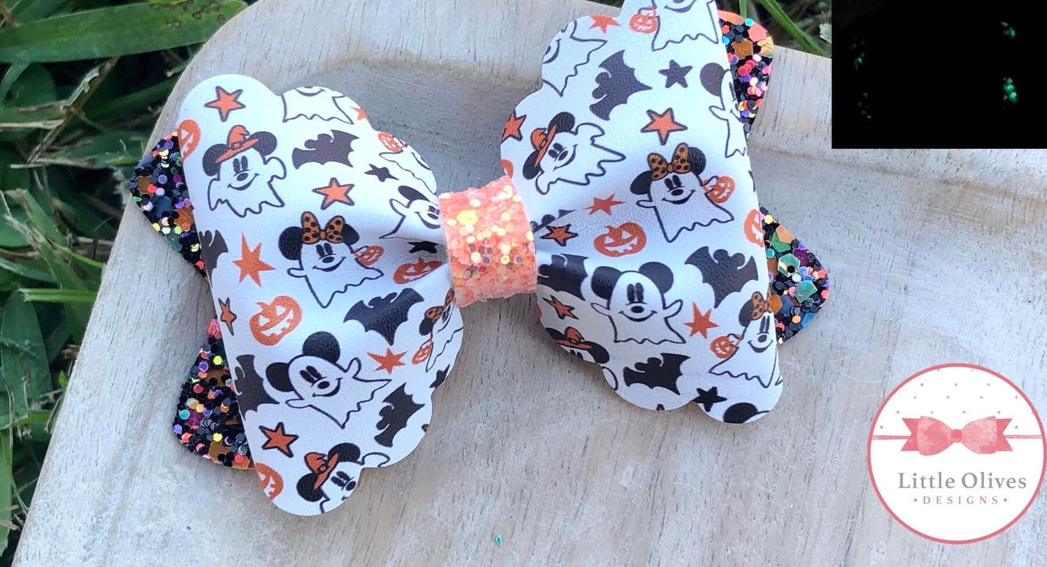 Ghost mouse Maria bow