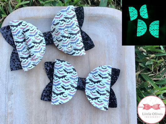 Glow in the dark bats Halloween bow - black