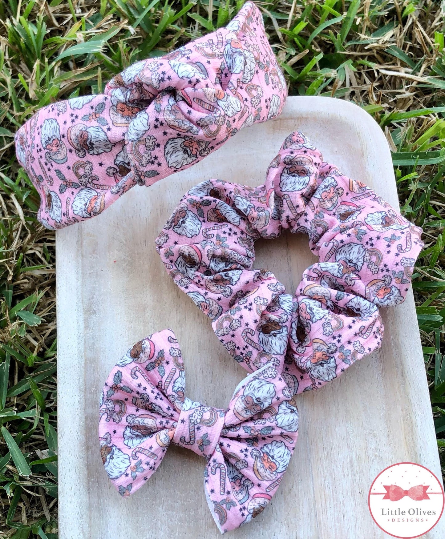 Pink multi santa scrunchie and bow