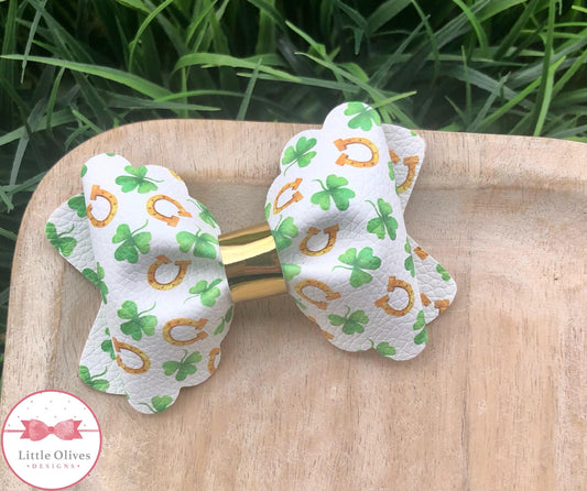 Lucky shamrocks Maria bow