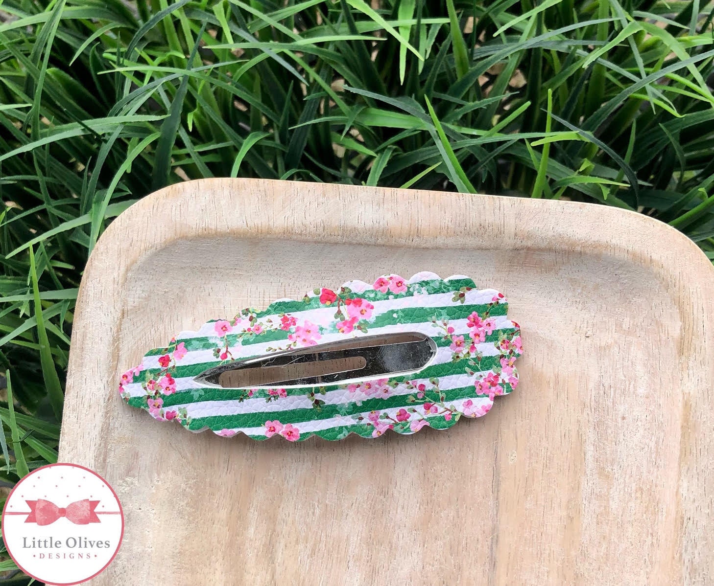 St. Patrick's Day floral XL snap clip