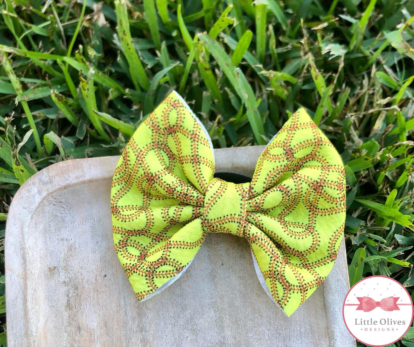 Softball stitch bow