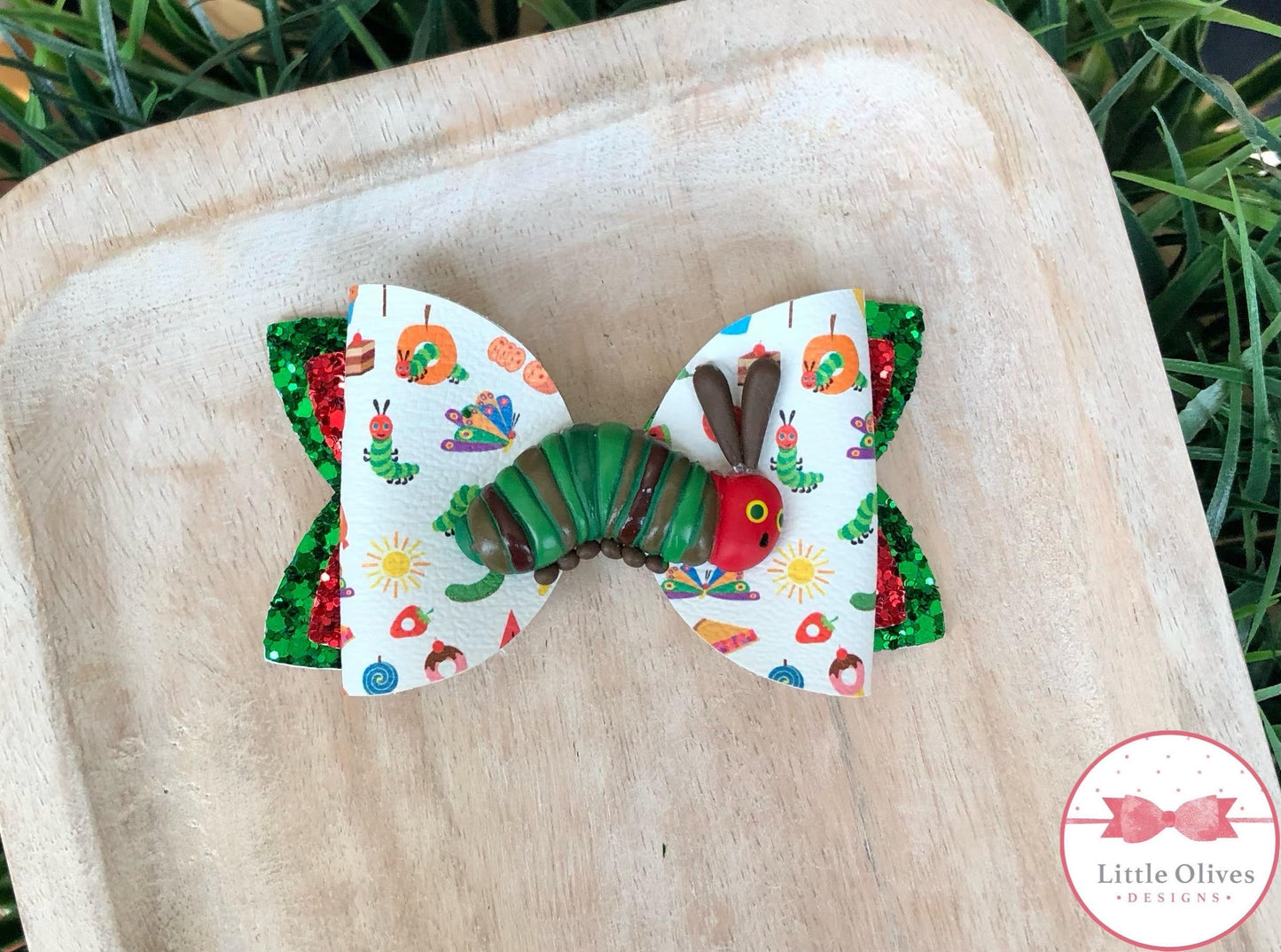 Caterpillar small clay bow