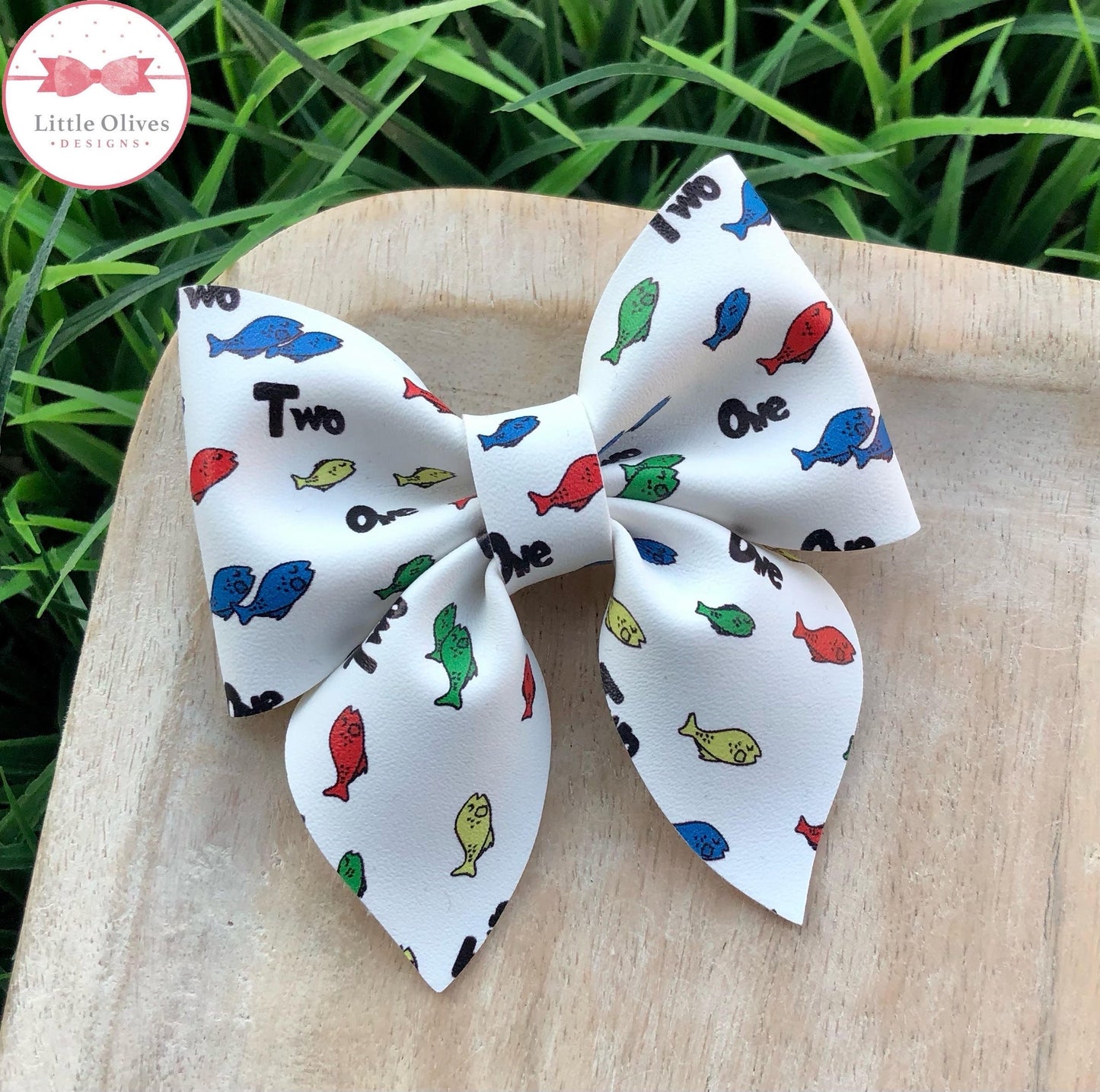 Fish sailor bow
