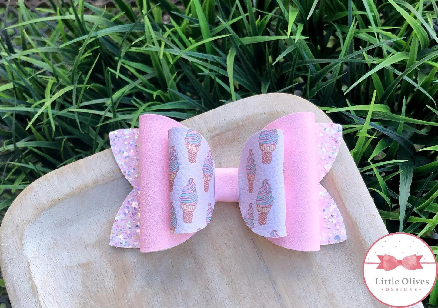 Pastel ice cream bow