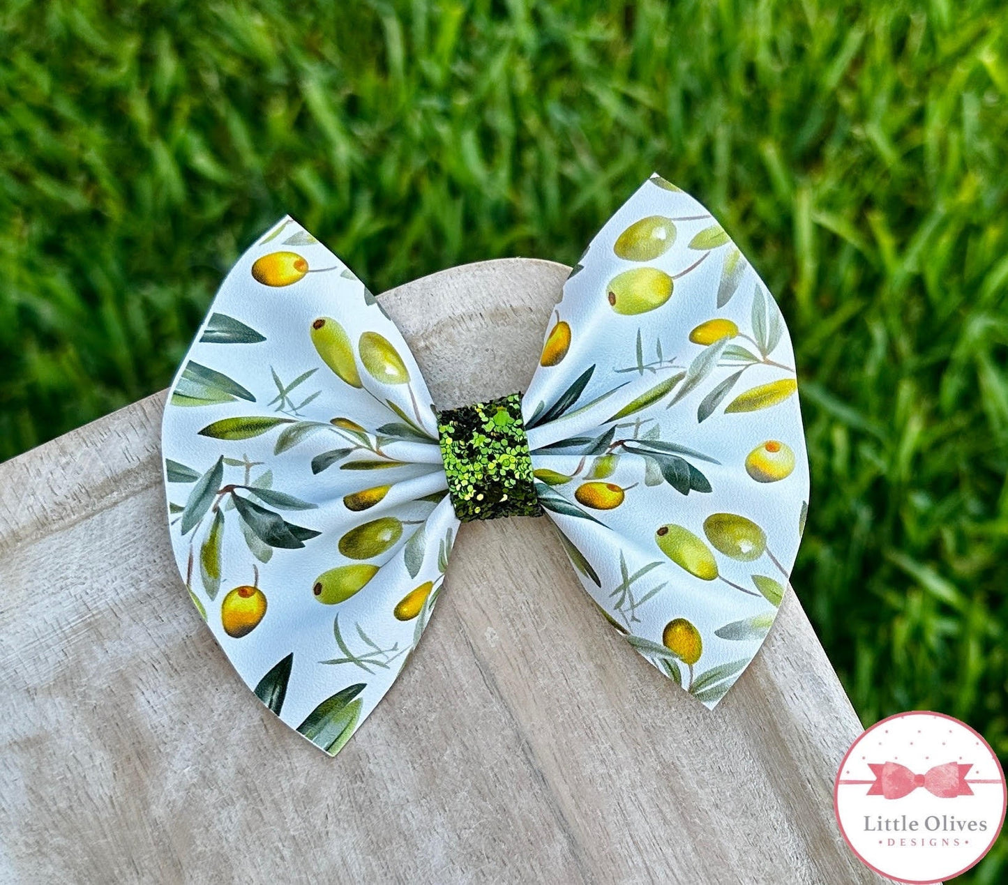Olives pinch bow